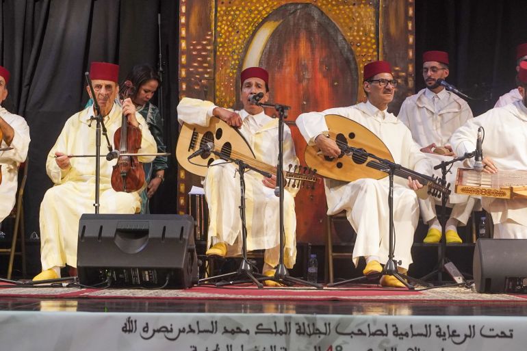 مرافقة متعددة الآلات لأغاني فرقة الملحون المغربية