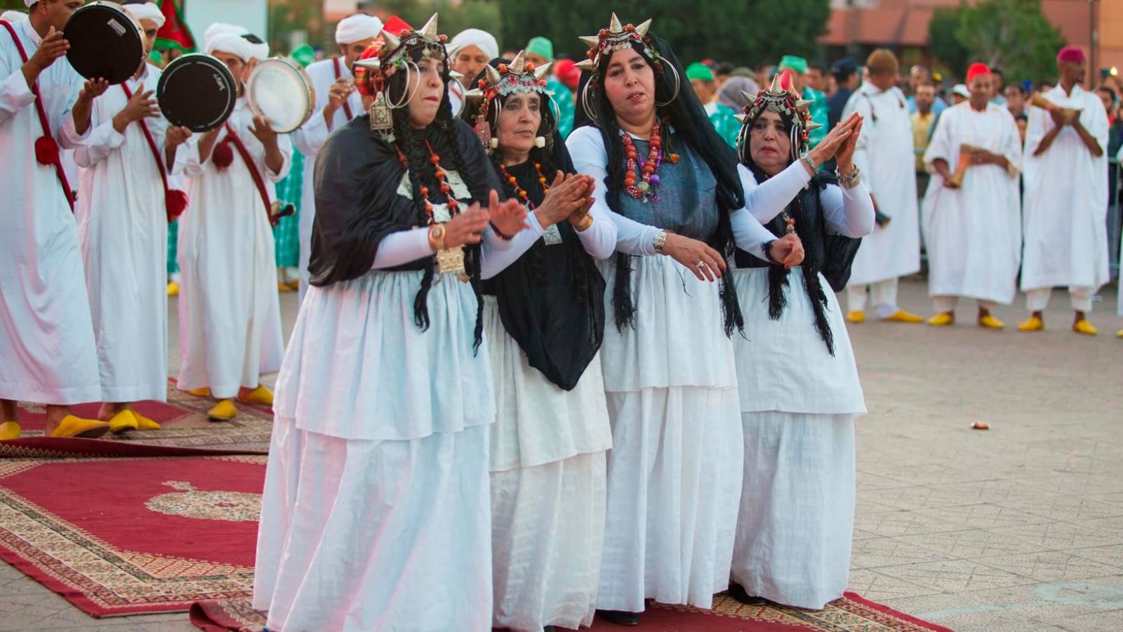 المهرجان يساهم في إحداث طفرة فنية واقتصادية في المدينة (الجزيرة)