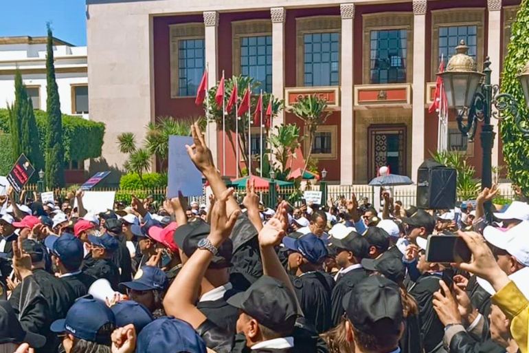 **الداخل** احتجاجات سابقة للمحامين أمام مجلس النواب احتجاجاً على قانون تنظيم مهنة المحاماة/الصورة سناء القويطي