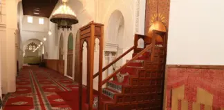 توحيد خطب الجمعة في المغرب يثير تساؤلات حول الخطاب الديني توحيد خطبة الجمعة بالمغرب يثير أسئلة حول الخطاب الديني