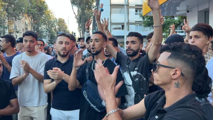 جرت الاحتجاجات في مناخ حقوقي حيث تتزايد المضايقات والاعتقالات للصحفيين والناشطين والمدافعين عن حقوق الإنسان.