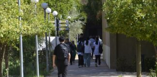 الانقطاع عن الدراسة..نزيف يهدد مستقبل المغرب الطالب المغربي.jpg