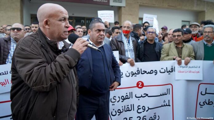 الصراع الداخلي في المغرب يهدد التنظيم الذاتي لقطاع الأخبار

