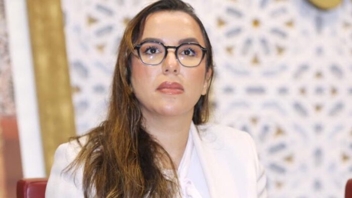 نجوى كوكوس تروي معاناة ابنتها وتنتقد واقع الصحة بالمغرب