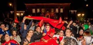 الصحراء الغربية: ماذا يعني أن يتبنى مجلس الأمن مقاربة للحكم الذاتي للصحراويين؟ – بي بي سي نيوز العربية المغاربة يحتفلون في الرباط بعد أن دعم مجلس الأمن الدولي خطة المغرب للحكم الذاتي في الصحراء الغربية