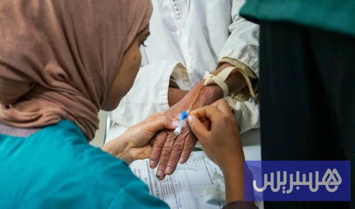 من الفقر إلى الضغوط المهنية..تحديات تواجه طاقم التمريض المغربي

