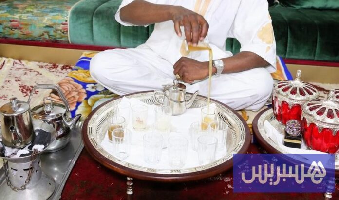 يجمع أتاي المغربي بين الفقراء والأغنياء، ويقيم الصداقات ويحل الخصومات

